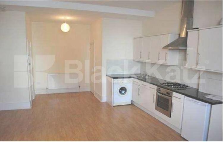 			LET, Studio Apartment, 1 bath, 1 reception Studio			 Gleneagle Road, Streatham Common